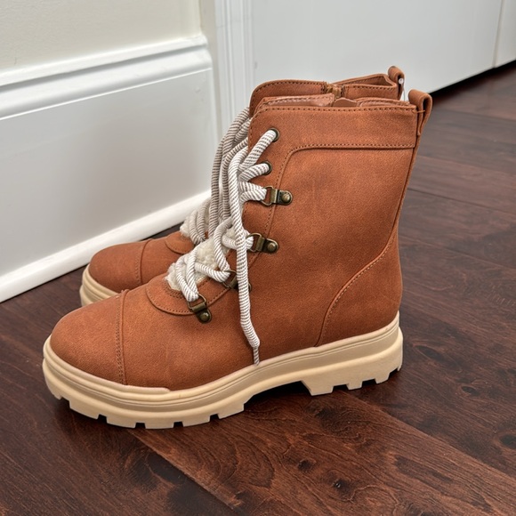 NEW Girls Platform Winter Boots Sherpa Accents, Super Warm, girls size 5 - Picture 7 of 10